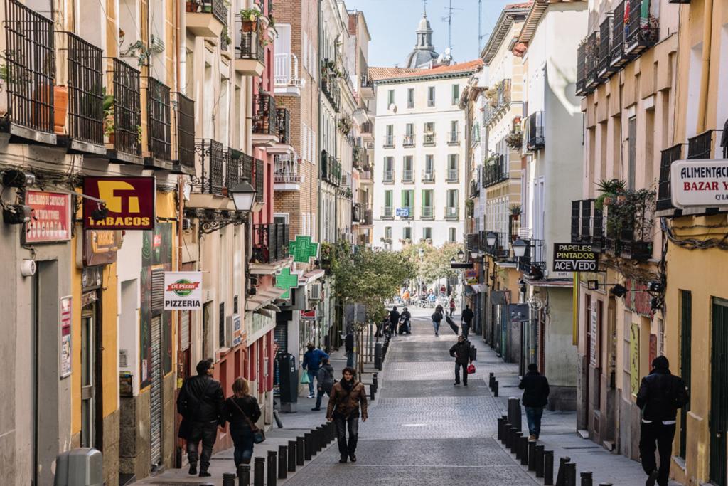 Отель Me Madrid Reina Victoria By Melia Экстерьер фото